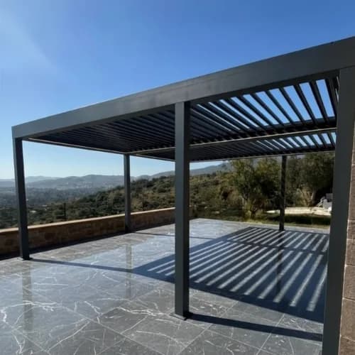 Terasta bioclimatic pergola uygulaması, proje görünümü 3